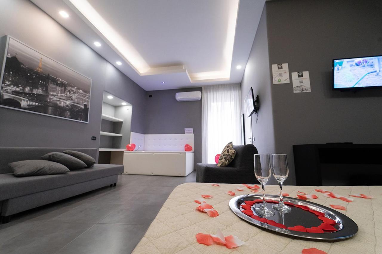 Готель Royal House Napoli Centro, By Clapa Group Екстер'єр фото