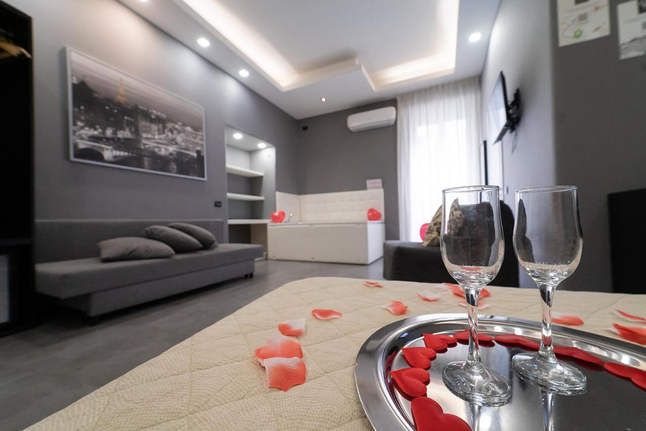 Готель Royal House Napoli Centro, By Clapa Group Екстер'єр фото
