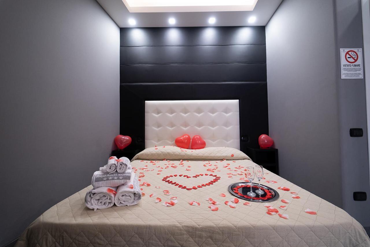 Готель Royal House Napoli Centro, By Clapa Group Екстер'єр фото