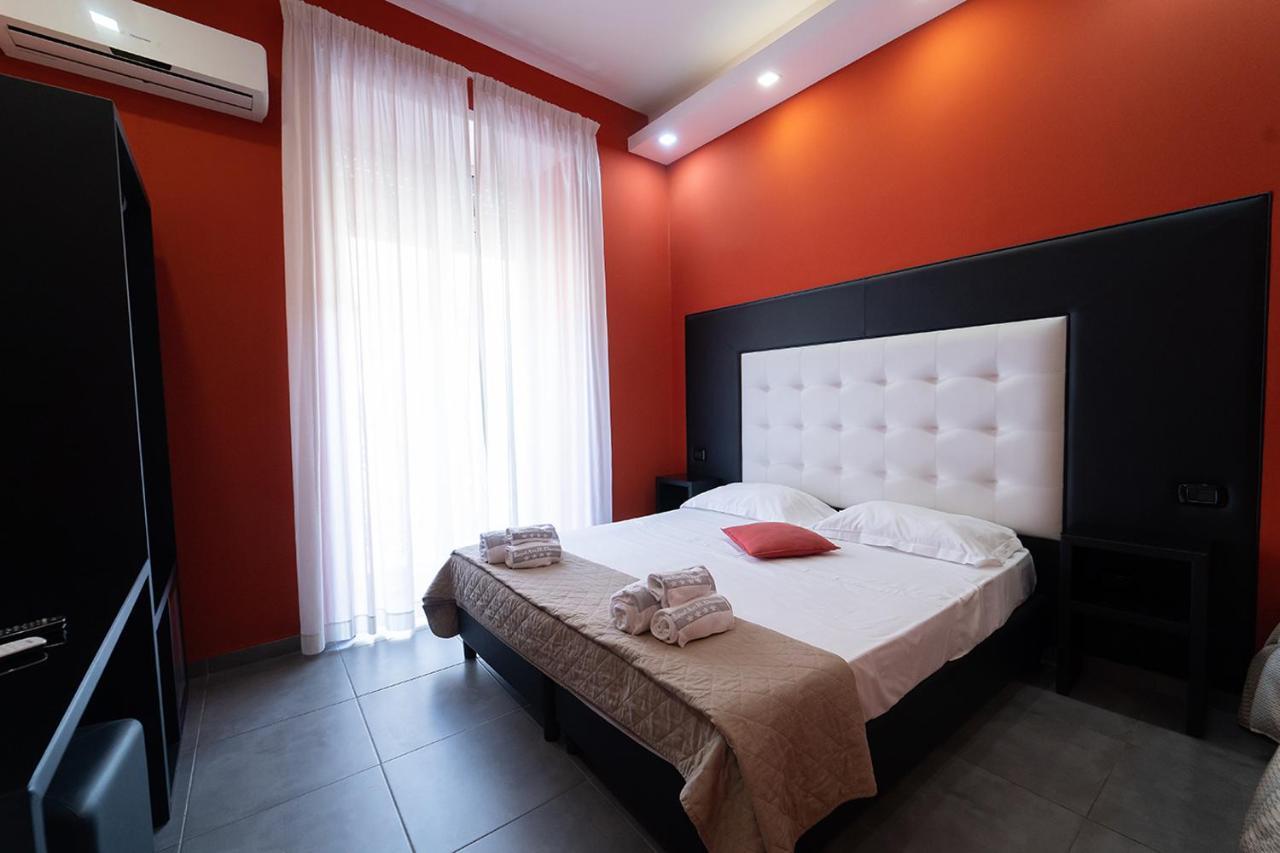 Готель Royal House Napoli Centro, By Clapa Group Екстер'єр фото
