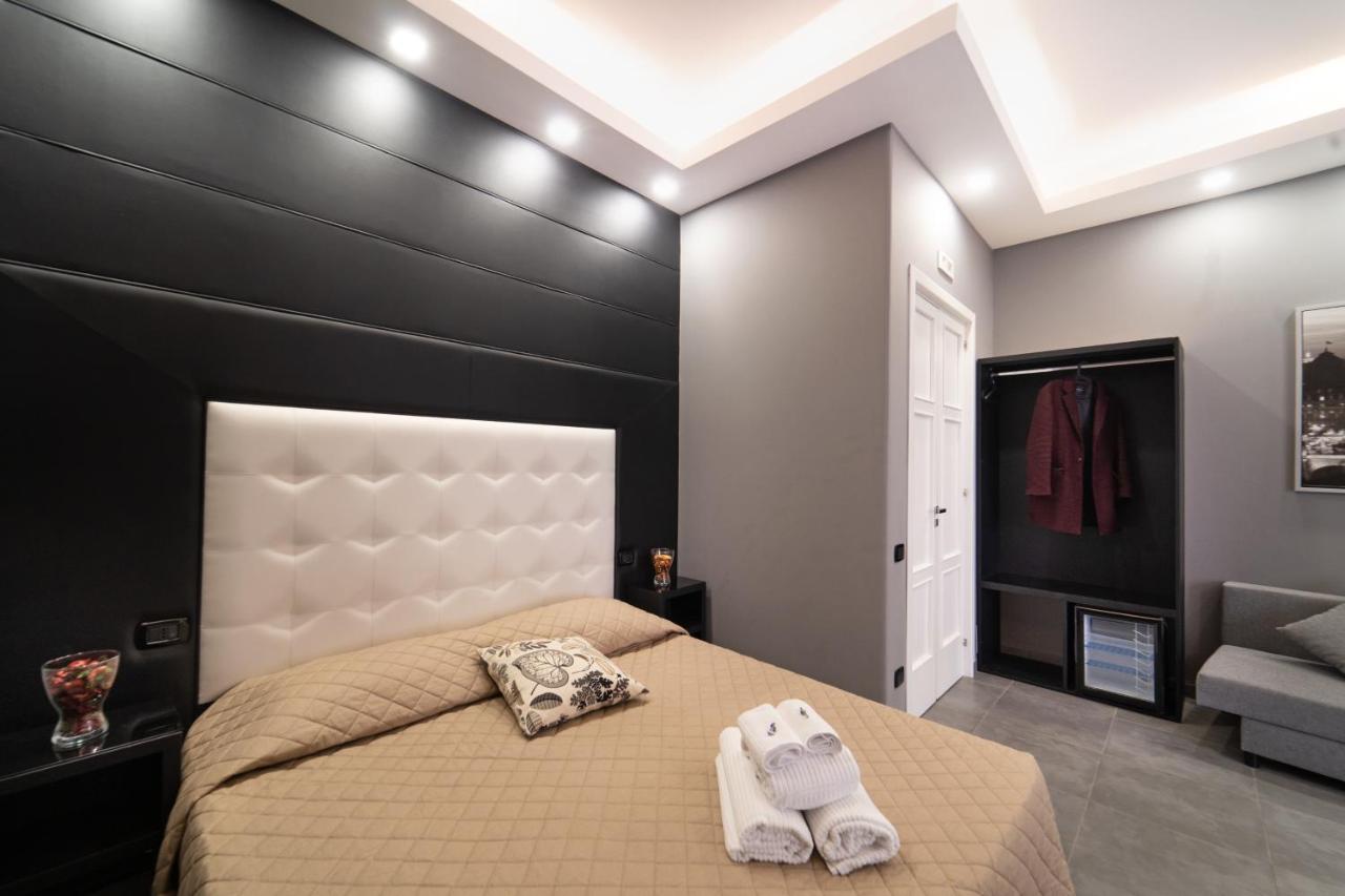 Готель Royal House Napoli Centro, By Clapa Group Екстер'єр фото