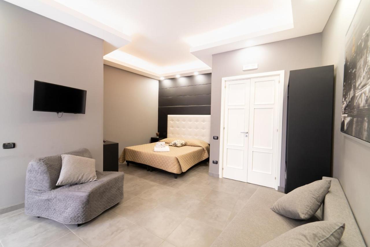 Готель Royal House Napoli Centro, By Clapa Group Екстер'єр фото
