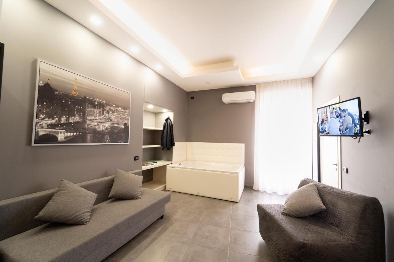 Готель Royal House Napoli Centro, By Clapa Group Екстер'єр фото